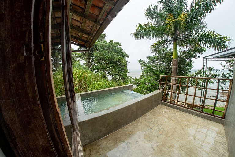 Loft Frente-Mar na Enseada do Gancho